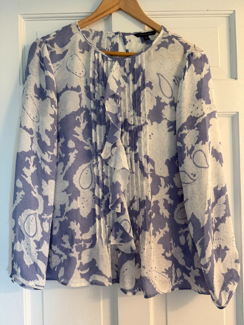 Banana Republic, beautiful blouse, size S